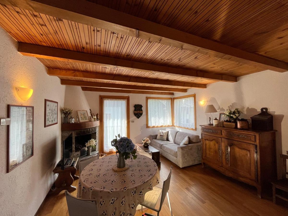 Chalet Blanc "Le Flocon" Courmayeur Bagian luar foto