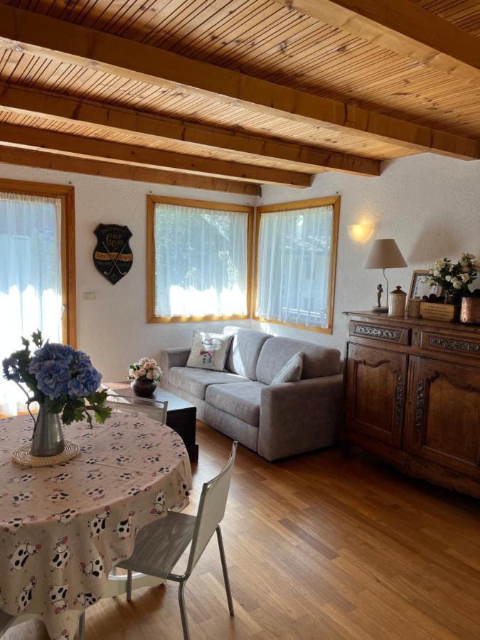 Chalet Blanc "Le Flocon" Courmayeur Bagian luar foto