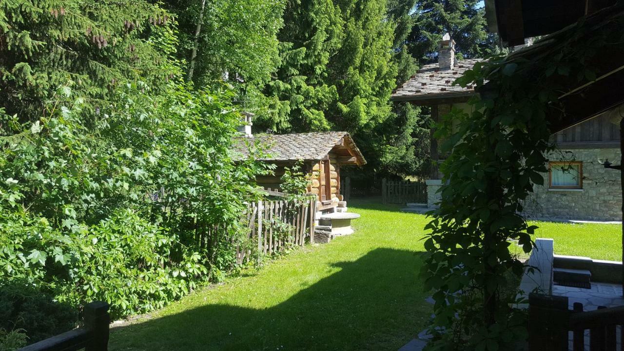 Chalet Blanc "Le Flocon" Courmayeur Bagian luar foto